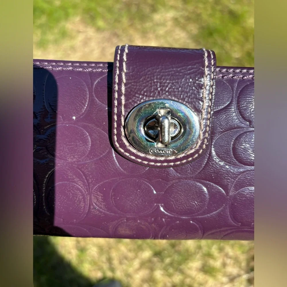 Coach Trifold Deep Prple Turnlock Wallet - Picture 2 of 13